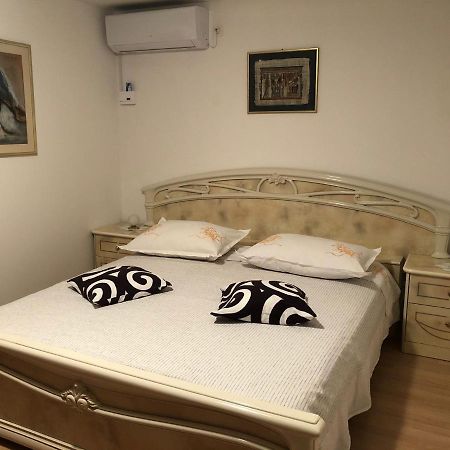 Apartment Danka Омиш Экстерьер фото