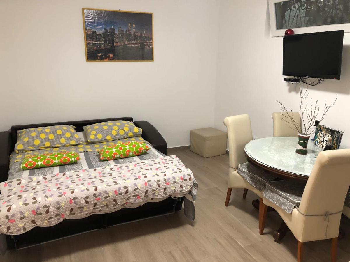Apartment Danka Омиш Экстерьер фото